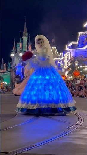 Here Comes The Bride - Constance Hatchaway with Haunted Mansion Ghosts