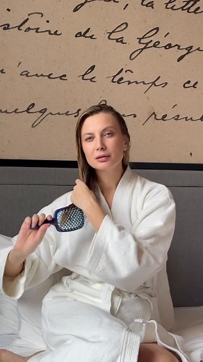 Tako Chkheidze on Instagram: "Echosline essentials for my new hair routine ✨ @psp_pharmacy #psppharmacy #haircareroutine"