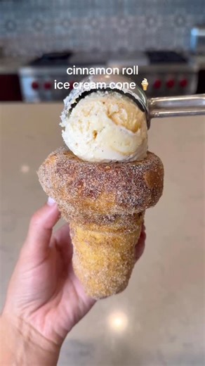 1.1M views · 2.3K reactions | cinnamon roll ice cream cone  #trending #viral | Juliette Moreno | Facebook