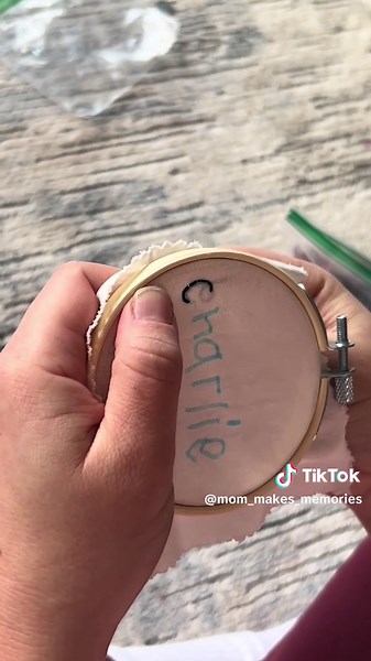 Ornamento personalizado con la escritura de tu hijo