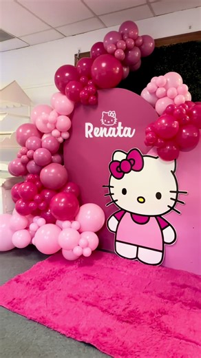 Hello Kitty set up , loved all the pinks from @TUFTEX Balloons I used baby pink , pixie and hot pink 🩷 Happy Birthday Renata , #hellokitty #balloons #fyp #tuftexballoons #elpaso
