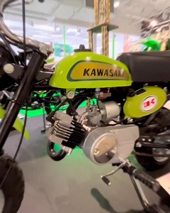 From 3 to 93, no one is too young or old for a sick retro #minibike! From 1971, this #Kawasaki MT1 Dyna-Mite was designed to travel with fold down handlebars and small wheelbase. Whose parents threw one of these in the back of the station wagon for them!? #GoodTimes | Kawasaki USA