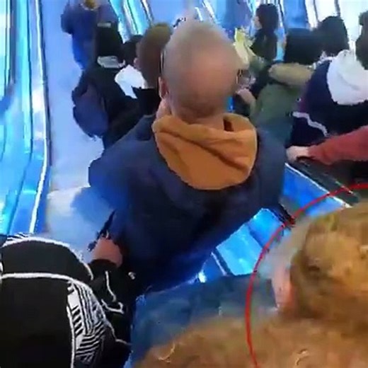 Attention aux pickpockets !! (Caméra Cachée)