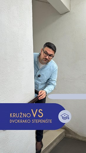 EDUPOLY on Instagram: "Kružna stepeništa su kao lavirint za mozak - stalno gledaš iza ugla i osećaš se napeto. Dvokrako ili jednokrako? Potpuno druga priča. Vidljivost, kontrola, mir. Ljudi idu sporije i smirenije. Mali trik arhitekata: ako možeš da biraš, izbegavaj kružna. Štedi živce (i deci i odraslima). A da se vratimo u detinjstvo - ko je trčao od straha po kružnim stepenicama? 󰢧󰢨"