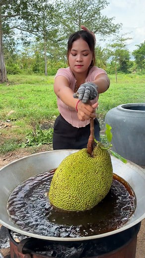 1M views · 4.7K reactions |  Jackfruit lovers, assemble! Today I’m turning this tropical giant into a dish you’ll want to cook again and again. Who’s ready?  | Food Blog | Facebook