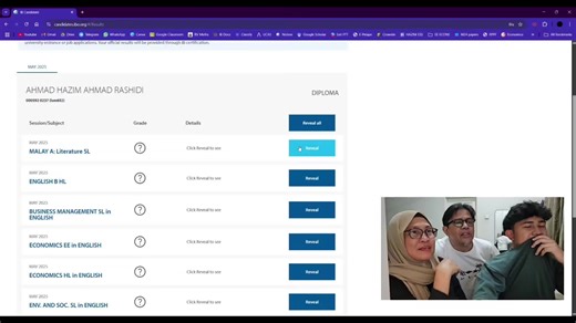 ib may 2025 results reaction with mama and abah. Alhamdulillah, im so proud and happy that everything was worth it. syukur sangat sangat. the sleepless nights, the tiring journey has come to an end. thank you so much for everyone who was therr since day 1. finally got to live my younger self's dream to study in the UK :) #internationalbaccalaureate #ib #m25 #kmb