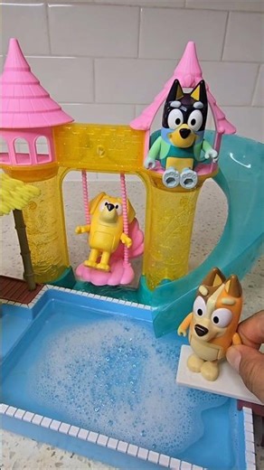 Extreme challenge in the pool 😱🐕