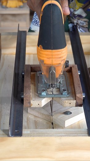 DIY and Crafts making jigsaw rail guide for diyer should follow #rail #guide #jigsaw #router #woodwork #woodworking #making #boxjoint #joinery #metalwork #metalworking #welder #welding | Woodworking Crafty