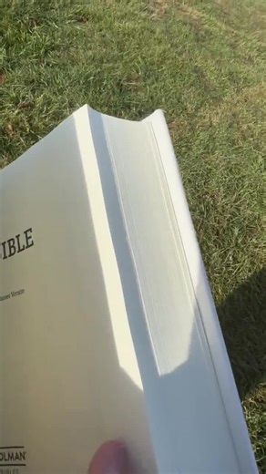 Custom Hand-painted Bride's Bible: Personalized Bouquet Design - Etsy