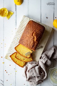 Moist Lemon Drizzle cake with Crispy Topping!