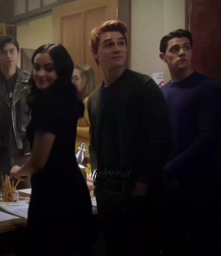 a nadie le importa pero he vuelto 🤓 || ib: @ozu ♚ || scp: @Riverdale scenes || #riverdale #cherylblossom #jugheadjones #fypシ #meireiiux