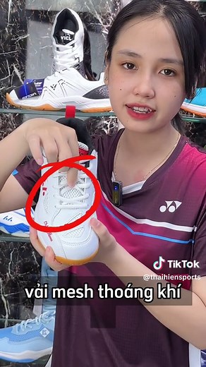 Giày cầu lông Lefus L022: Nhẹ như lời đồn?