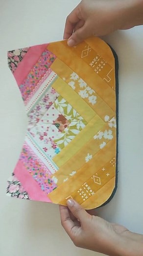 22K views · 136 reactions | Patchwork Shoulder Bag #fbviral #handmadecrafts #viral #trending #patchwork #upcycle#sewing #diyprojects #handmade | DIY Cheng | Facebook