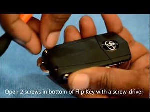 How to replace the remote control battery of the Toyota Etios?