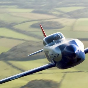 Rolls-Royce plc aren't messing around when it comes to developing electric aircraft ⚡✈ | UNILAD Tech