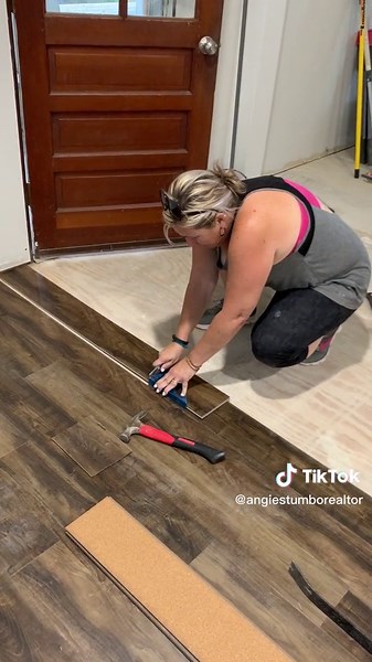 Easy Luxury Vinyl Plank Flooring Installation in Kitchen