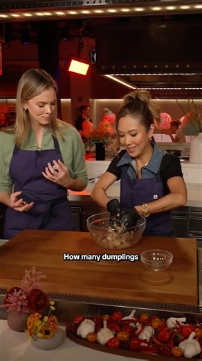 brb learning how to make dumplings so I can catch up to ‪@choibites‬ 😋