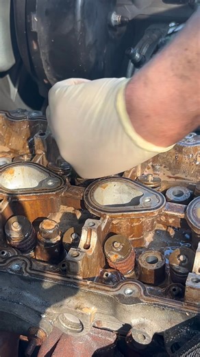 4 comments | 4.2 vortex head bolt removal… These bolts are a pain but he makes it look easy… This is how I help… Please take your cars to good shops… This is what not taking good proper care looks like… #Headgasket #4.2vortec #Chevy #enginerepair | Rene Timmi | Facebook