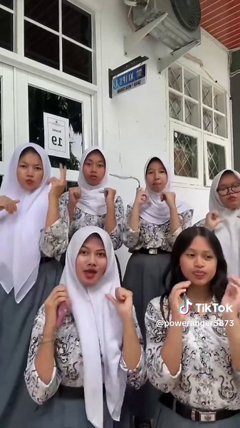 poweranger (@poweranger5873)’s videos with Bintang 5 - Tenxi & Jemsii