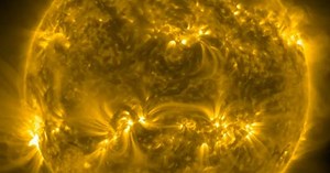 Sol dispara explosão solar intensa e causa falha nos sinais de rádio