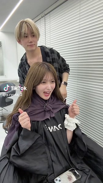 uxxu60ちゃんcolor♡今回はちょっとオリーブ抑えて柔らかいブラウンベージュ♡#渋谷美容室 #渋谷 #渋谷美容師 #fyp #顔周りカット #今日好き #ブラウンカラー #ベージュカラー @大澤 綾菜(おおさわ あやな)