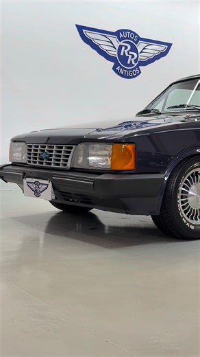 RR Autos antigos on Instagram: "📣 Caravam Comodoro 4.1/S 1990 Www.rrautosantigos.com.br (16)99396-0390 loja 🚘 #placapreta #azulangara #comodoro4.1/s #caravam6cil"