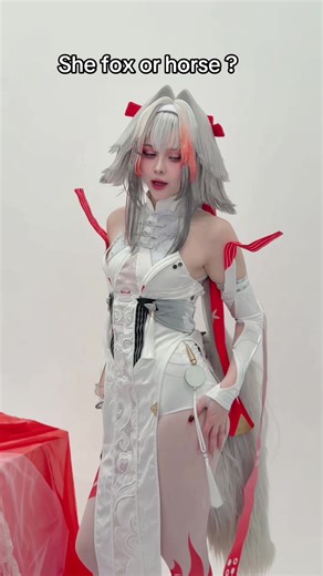 Zenless Zone Zero Cosplay: She Fox or Horse?