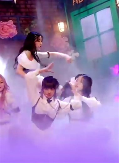 K-Pop Dance Trends in Roblox with NMIXX