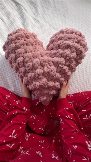 The vision I had for this jumbo bobble heart came to life and I’m so excited about it!! Bobble heart pattern drops TOMORROW!! Who’s excited for it?! #handknit #love #heart #valentines #chunkyknit
