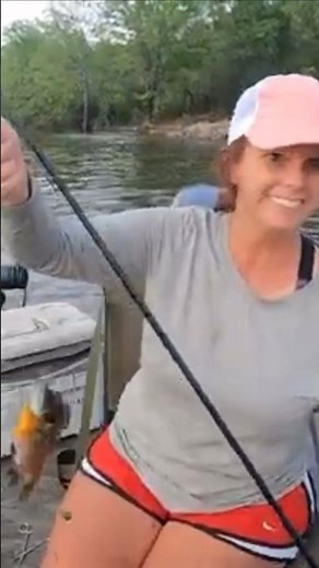 BREAM FISHING ON THE LAKE #viral #louisiana #fish #shorts #lake