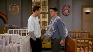 The One Where We All Lost a F💜R💛I💚E❤️‍🩹N💙D🧡 #mathewperry #friends FRIENDS Xmas GIFT ideas. FRIENDS woman’s sweater https://amzn.to/3RLybNf FRIENDS unisex sweater https://amzn.to/46NJcBD Friends Charm Bracelet https://amzn.to/3RLybNf FRIENDS cup https://amzn.to/3uPczX3 Centra PERK coffee mug https://amzn.to/3TjyuQl Friends Trivia Game https://amzn.to/46Y0EDv Matthew Perry funniest moments as Chandler Bing #friends #ChandlerBing #mathewperry | Bella Art Photography by Edgar