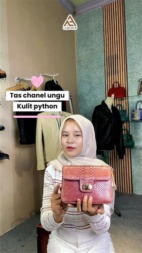 Purple with attitude.Tas chanel kulit python warna ungu🤩🤩🔥🔥🤭
