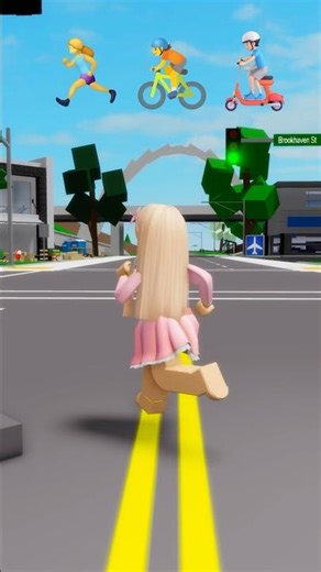 RUNNING VS BIKE VS SCOOTER IN ROBLOX..😮😳 #roblox #brookhaven #shorts