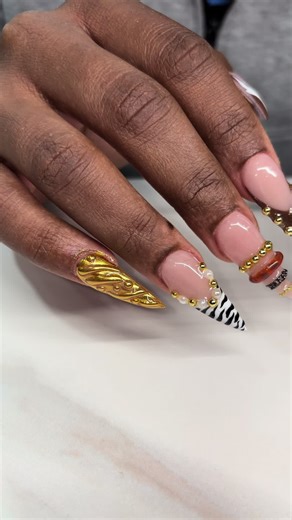 Chic nails
