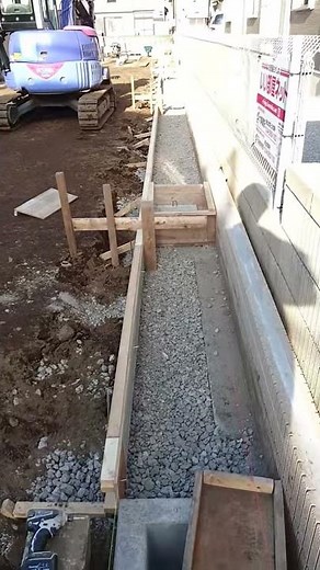 L形側溝の砕石基礎