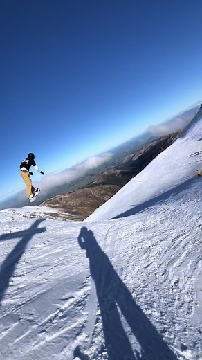 Got snaked and yelled at by sum Geezer but its whatever #mthutt #snowboard #huge