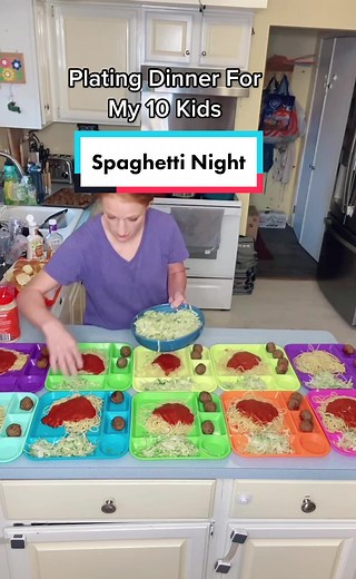 Large Family Dinner Recipes: Spaghetti Night Ideas