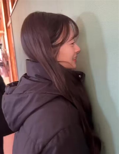 可愛すぎると話題のAKB48の伊藤百花ちゃんのメイクレシピこれ⤵︎⤵︎にしても横顔綺麗すぎん...？🥹鼻完璧なんだがw