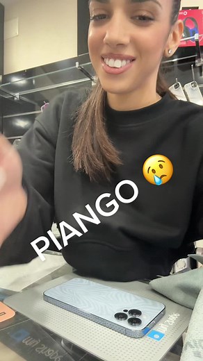 Exploring Smartphone Features at a Retail Phone Store