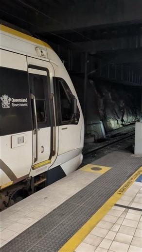 NGR775 departing Fortitude Valley towards Redcliffe, 21.02.2026. #queenslandrail #train
