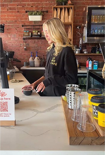 Café Moments: Funniest Experiences in Hospitality