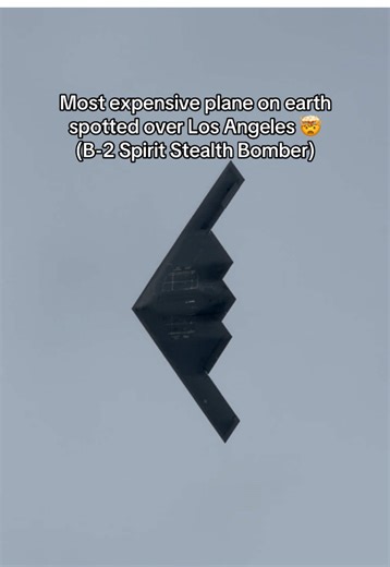 These cost over $2 billion each, there’s only 20 of them, and they’re designed to nuke anywhere on earth with minimal warning 😮 #losangeles #planes #military #b2