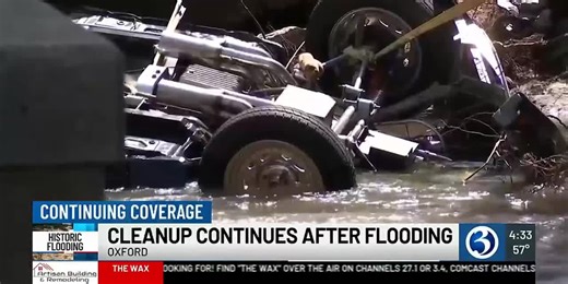 Rep. Himes goes over FEMA application process with Oxford residents today