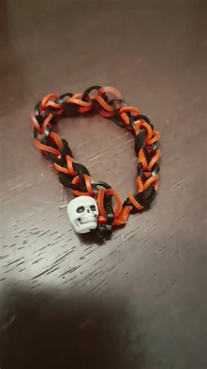 My idea 💡 of a stranger things homemade bracelet i made my self! hope you like 👍😅🥰