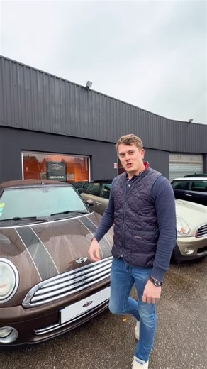 Une belle MINI CABRIOLET R57 1.6i – 120 Cooper Pack Chili // 136 413 KM disponible chez Modern Mini !🤎 #modernmini #minirouen #mini #rouen #modernmini76 | Modern MINI