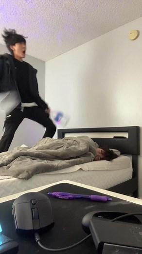 Two deadly sins: sloth and gluttony #fyp #wakeupitsabeautifulmorning #feedingtime #nodannyswereharmed