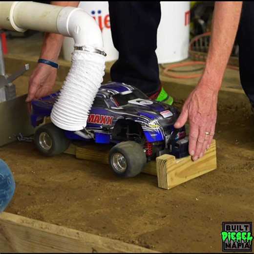 nitro powered rc truck pulling #rctrucks #rcpulling #rctruckpulls #nitro