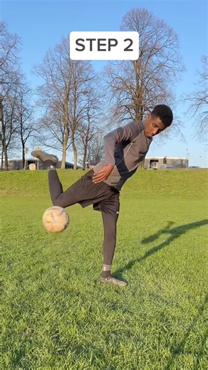 EASY Ball Bounce Football Trick With 1 Leg