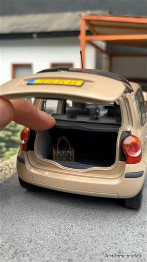 1:18 Renault Modus 1.5 dCi 2006 diecast model car