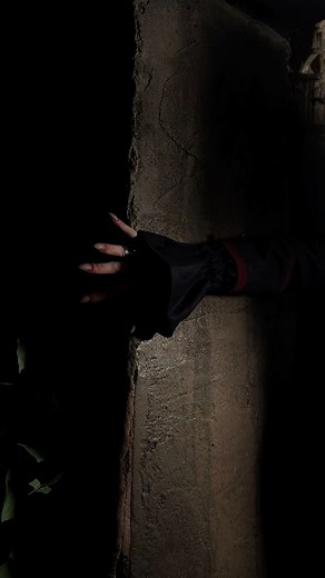 DRACULA HAS ARRIVED ⚰️ Something darker and ancient has come to stalk the city this Halloween as you step into 1886 London at the London Dungeon…🦇🩸 Dare to face Dracula in his crypt? 👀 18th October to 2nd November 🎟️Pre-book now: link in bio | The London Dungeon